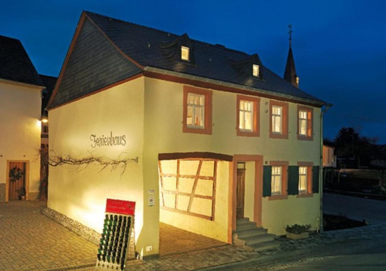 Altes Winzerhaus - Ferienhaus Burgen  Exterior foto